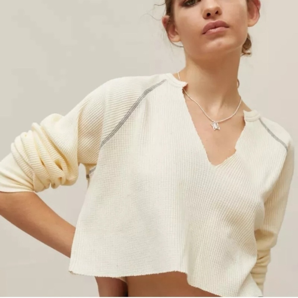 URBAN OUTFITTERS UO BDG NOAH NOTCH THERMAL Cream TOP - size M